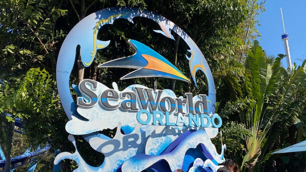 SeaWorld Orlando main sign
